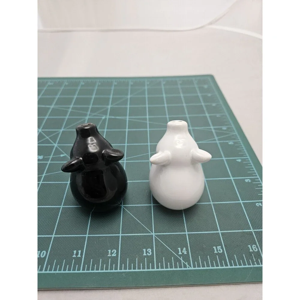Ceramic Pig Salt & Pepper Shakers Set Small Black & White